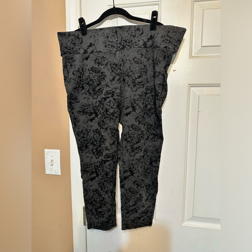 Torrid Size 2 Pixie Pants - image 1